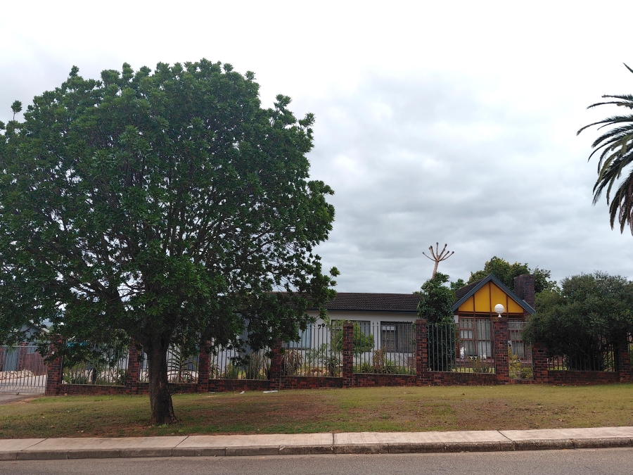 To Let 4 Bedroom Property for Rent in Vanes Estate Eastern Cape